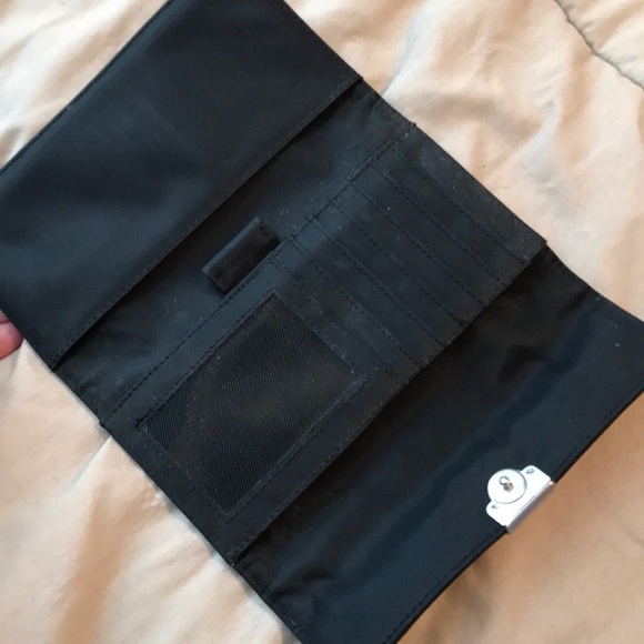 Two Wallets for One Price - Picture 4 of 6